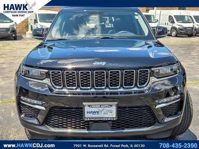Photo of 2023 Diamond Black Jeep Grand Cherokee