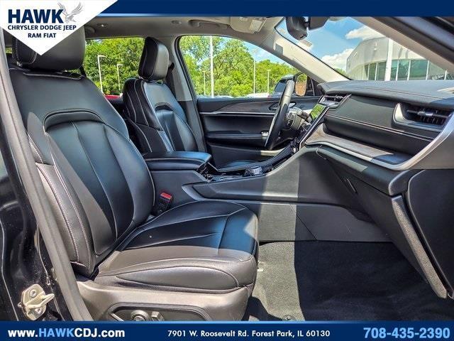 Photo of 2023 Diamond Black Jeep Grand Cherokee