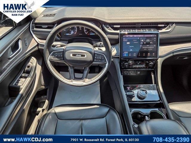Photo of 2023 Diamond Black Jeep Grand Cherokee