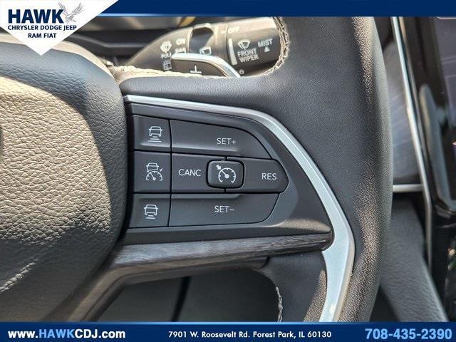 Photo of 2023 Diamond Black Jeep Grand Cherokee
