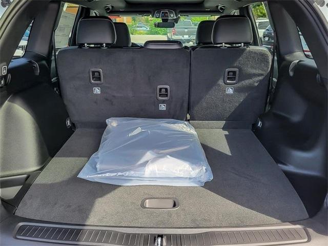 Photo of 2025 Bright White Clearcoat Jeep Grand Cherokee