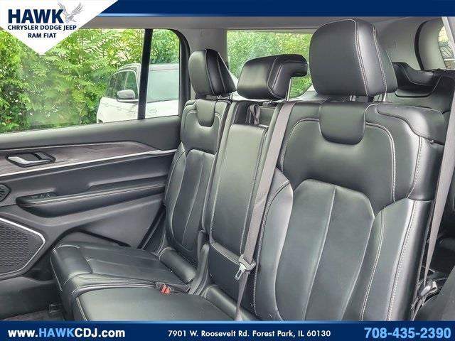 Photo of 2021 Diamond Black Jeep Grand Cherokee L