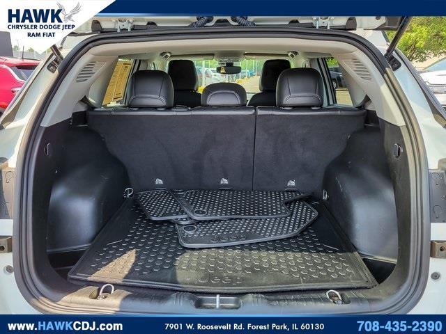 Photo of 2022 Bright White Clearcoat Jeep Compass