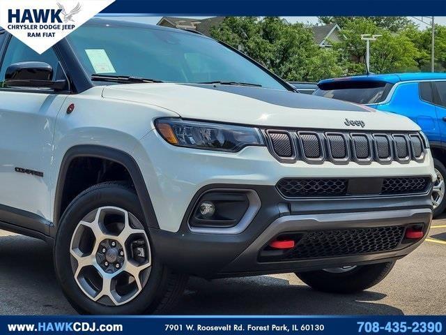 Photo of 2022 Bright White Clearcoat Jeep Compass