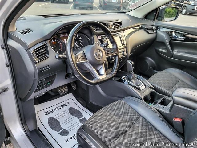 Photo of 2022 Brilliant Silver Metallic Nissan Rogue Sport