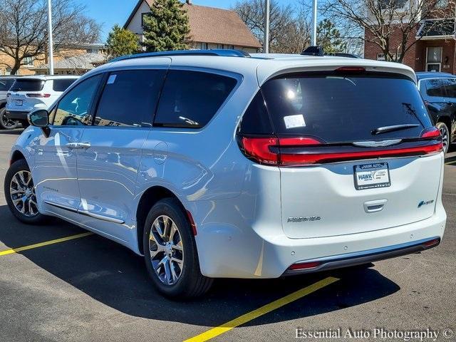 Photo of 2025 Bright White Clearcoat Chrysler Pacifica Hybrid