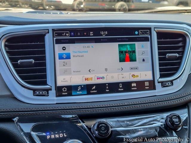 Photo of 2025 Bright White Clearcoat Chrysler Pacifica Hybrid
