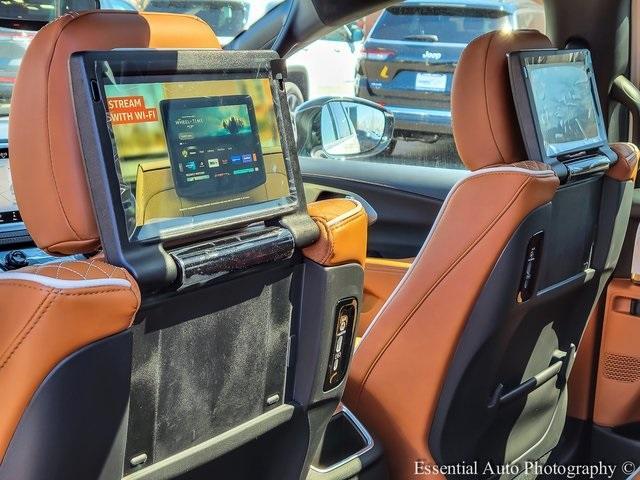 Photo of 2025 Bright White Clearcoat Chrysler Pacifica Hybrid