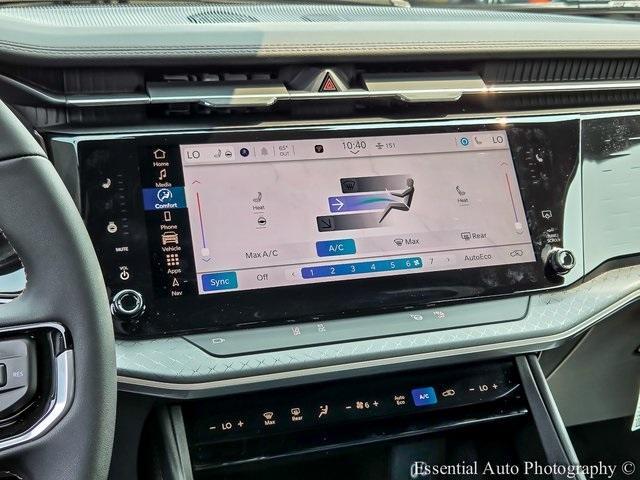 Photo of 2025 Diamond Black Jeep Wagoneer S