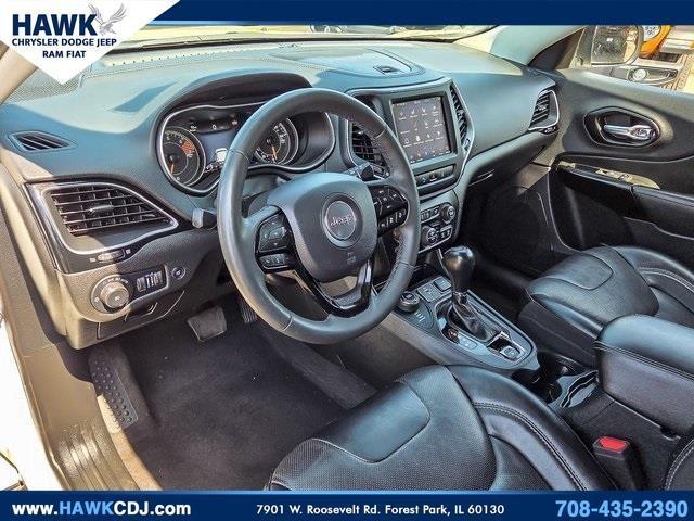 Photo of 2023 Bright White Clearcoat Jeep Cherokee