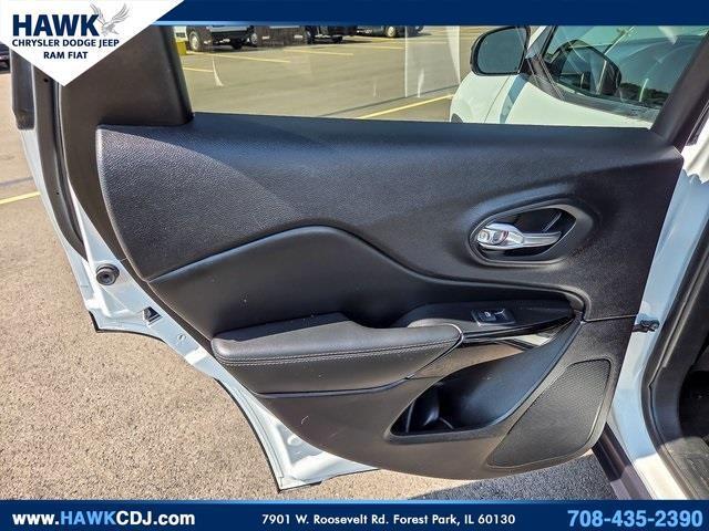 Photo of 2023 Bright White Clearcoat Jeep Cherokee