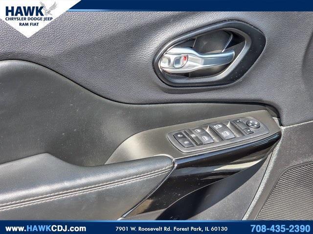 Photo of 2023 Bright White Clearcoat Jeep Cherokee