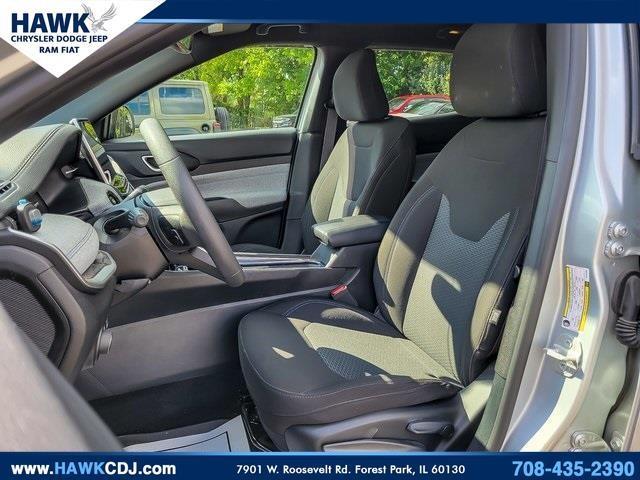 Photo of 2024 Silver Zynith Jeep Compass