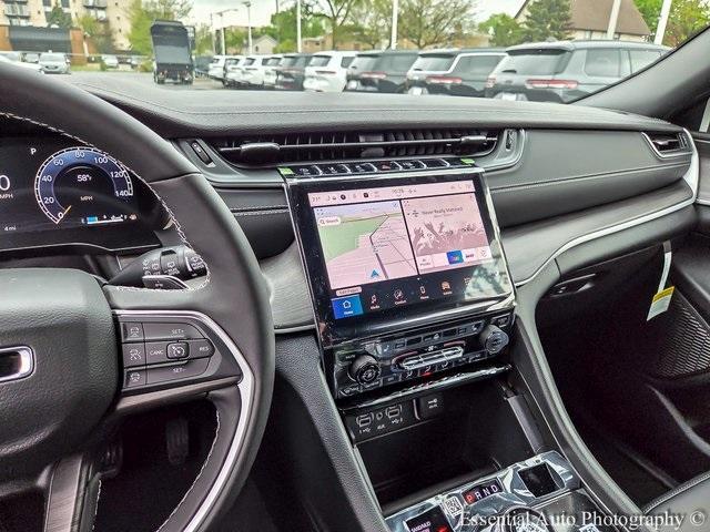Photo of 2025 Silver Zynith Jeep Grand Cherokee L
