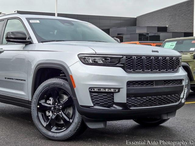 Photo of 2025 Silver Zynith Jeep Grand Cherokee L