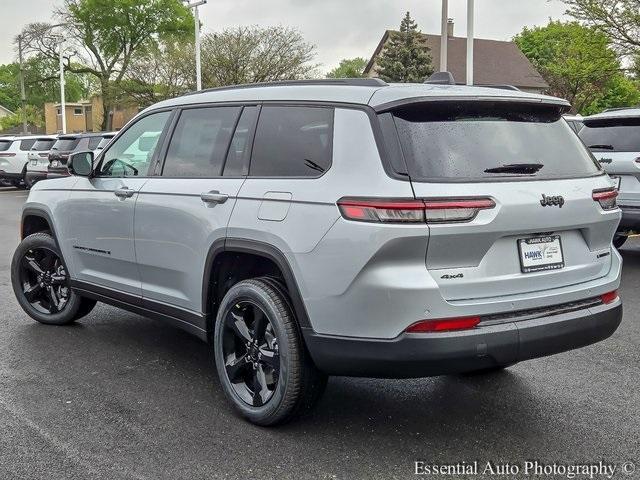 Photo of 2025 Silver Zynith Jeep Grand Cherokee L