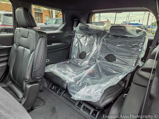 Photo of 2025 Silver Zynith Jeep Grand Cherokee L