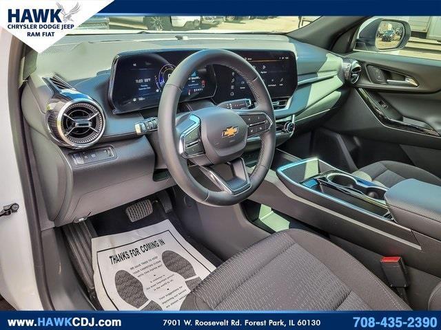 Photo of 2025 Summit White Chevrolet Equinox