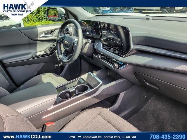 Photo of 2025 Summit White Chevrolet Equinox