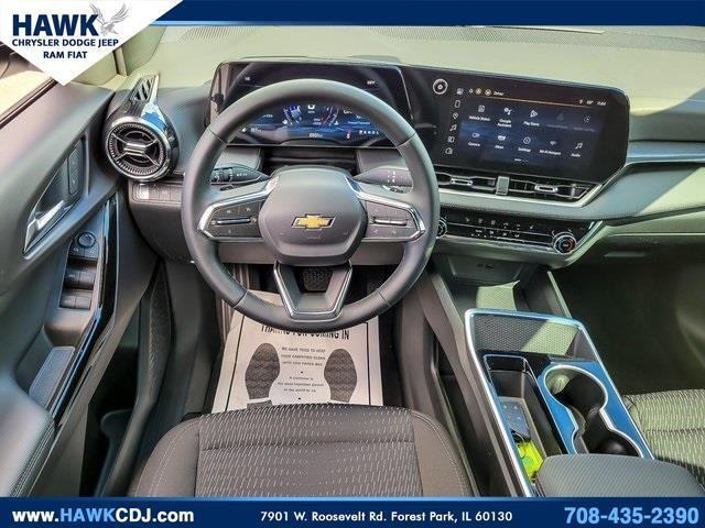 Photo of 2025 Summit White Chevrolet Equinox