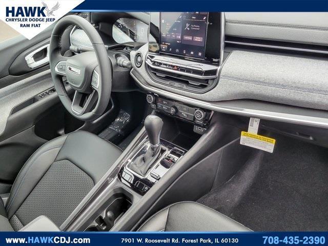 Photo of 2025 Bright White Clearcoat Jeep Compass