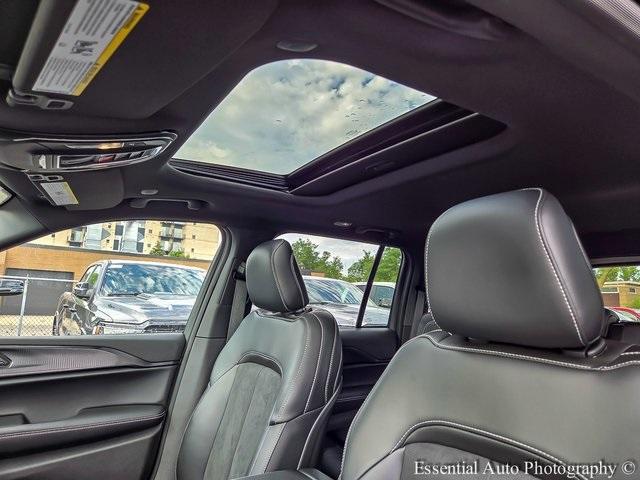Photo of 2025 Diamond Black Jeep Grand Cherokee