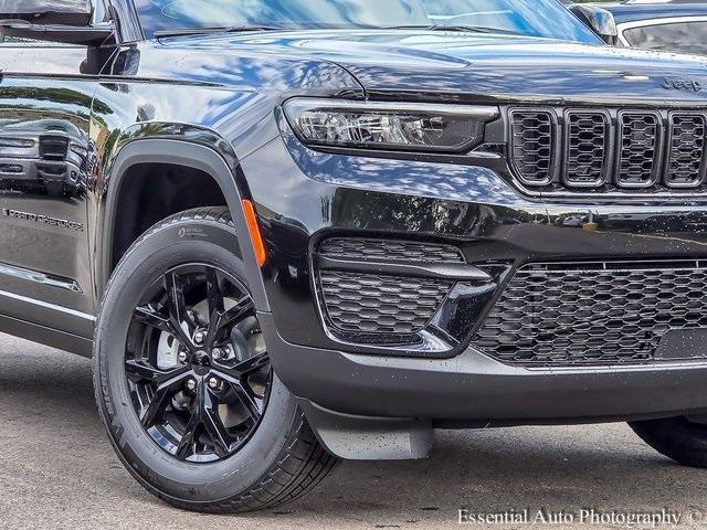 Photo of 2025 Diamond Black Jeep Grand Cherokee