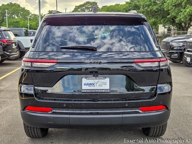 Photo of 2025 Diamond Black Jeep Grand Cherokee