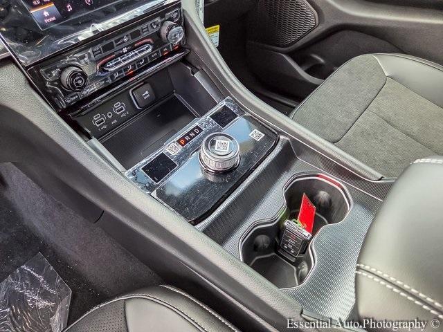 Photo of 2025 Diamond Black Jeep Grand Cherokee