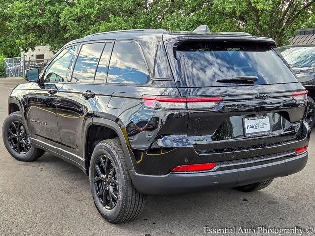 Photo of 2025 Diamond Black Jeep Grand Cherokee