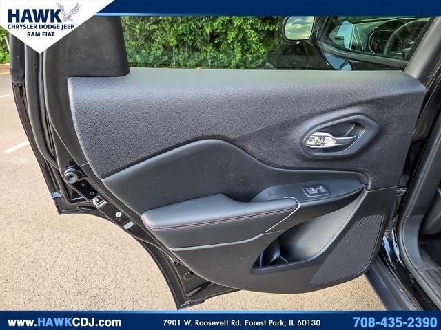 Photo of 2022 Diamond Black Jeep Cherokee