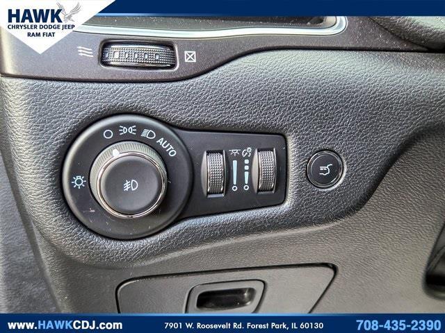 Photo of 2022 Diamond Black Jeep Cherokee