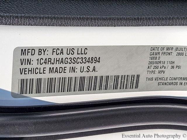Photo of 2025 Bright White Clearcoat Jeep Grand Cherokee