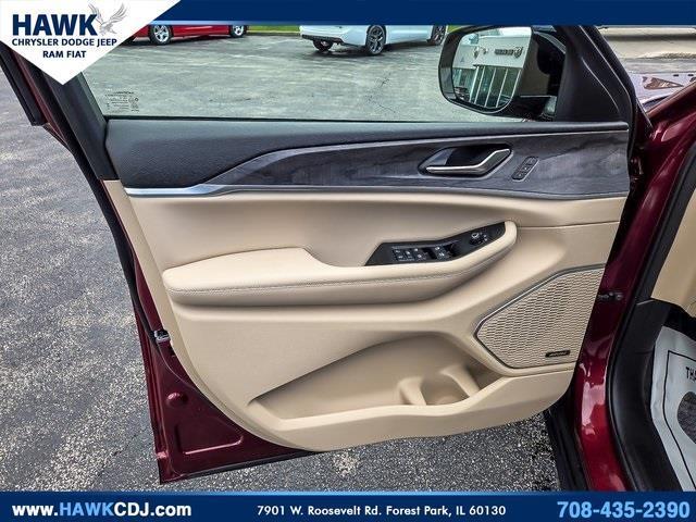 Photo of 2023 Velvet Red Pearlcoat Jeep Grand Cherokee