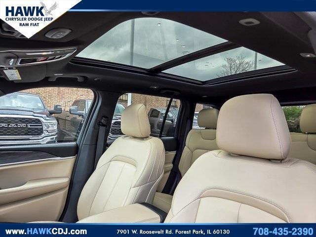 Photo of 2023 Velvet Red Pearlcoat Jeep Grand Cherokee