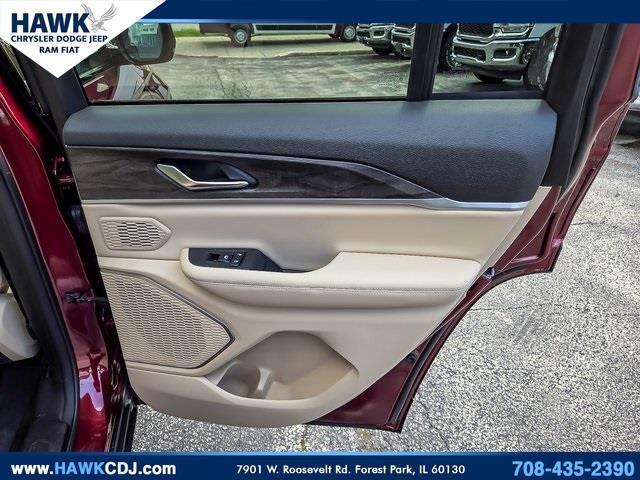 Photo of 2023 Velvet Red Pearlcoat Jeep Grand Cherokee