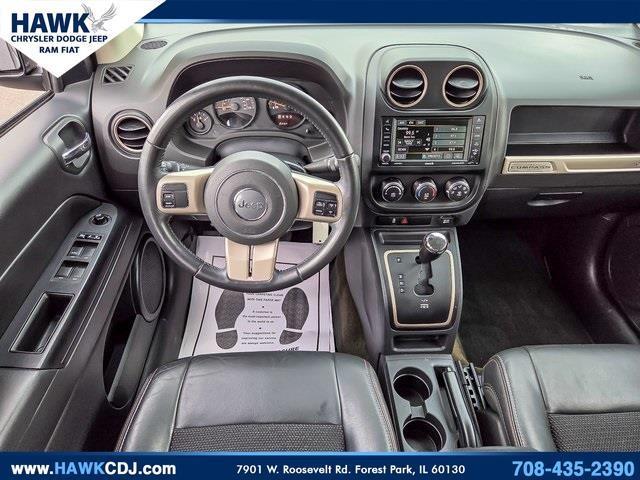 Photo of 2016 Granite Crystal Clearcoat Metallic Jeep Compass
