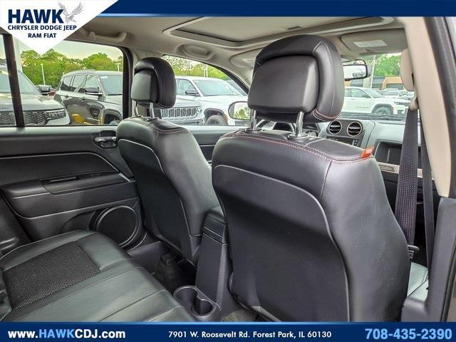 Photo of 2016 Granite Crystal Clearcoat Metallic Jeep Compass