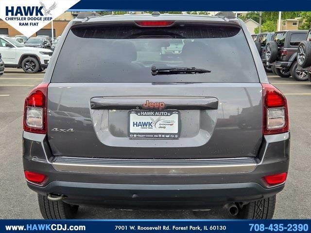 Photo of 2016 Granite Crystal Clearcoat Metallic Jeep Compass