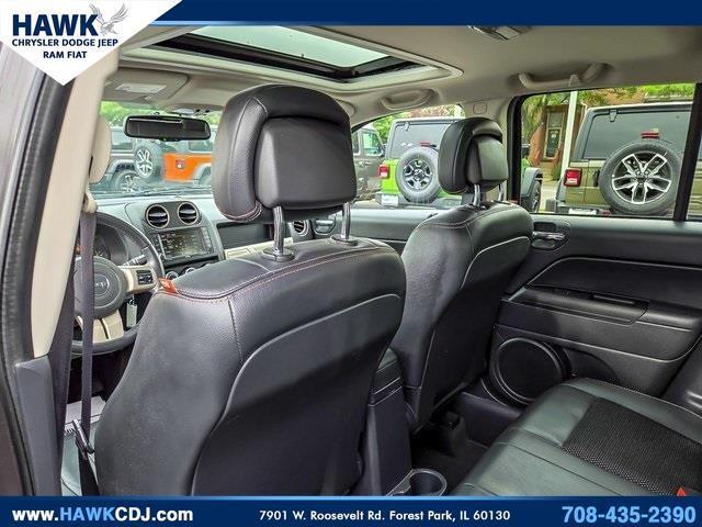 Photo of 2016 Granite Crystal Clearcoat Metallic Jeep Compass