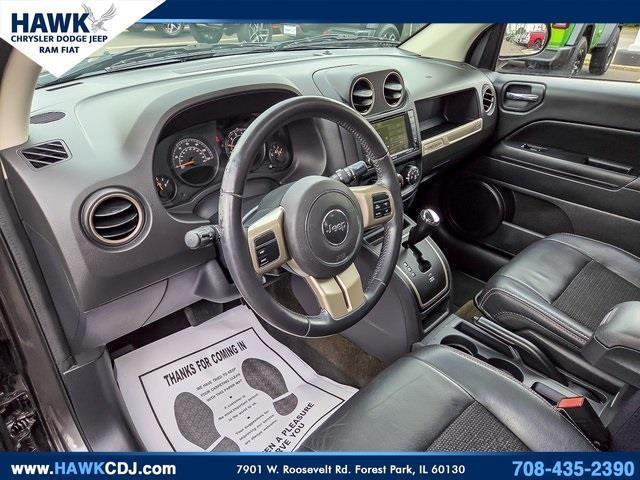Photo of 2016 Granite Crystal Clearcoat Metallic Jeep Compass