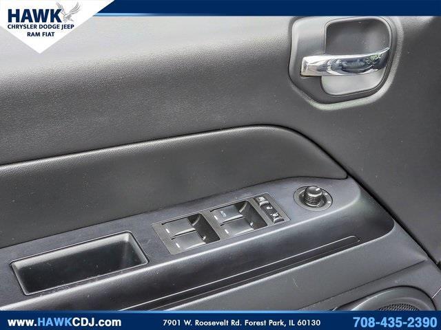 Photo of 2016 Granite Crystal Clearcoat Metallic Jeep Compass