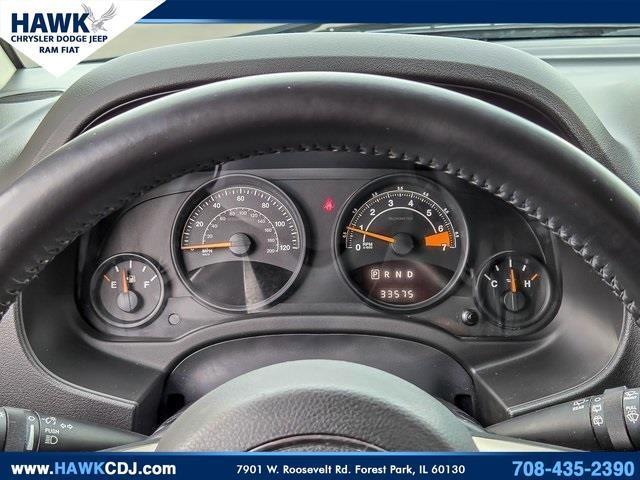 Photo of 2016 Granite Crystal Clearcoat Metallic Jeep Compass