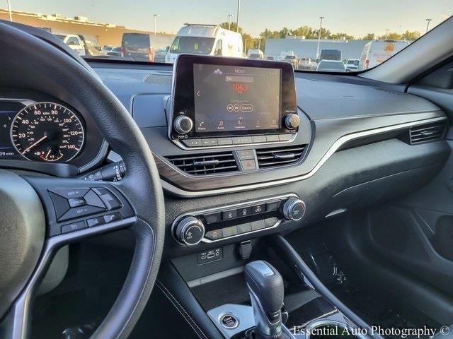 Photo of 2023 Gun Metallic Nissan Altima
