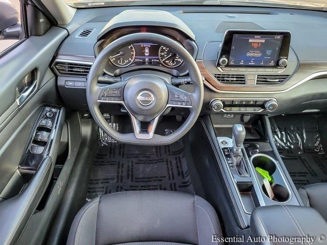 Photo of 2023 Gun Metallic Nissan Altima