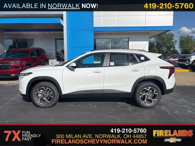 Photo of 2025 Summit White Chevrolet Trax