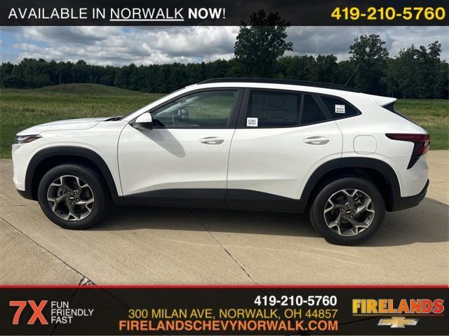 Photo of 2025 Summit White Chevrolet Trax