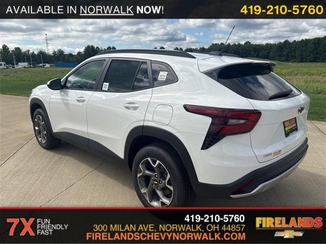 Photo of 2025 Summit White Chevrolet Trax