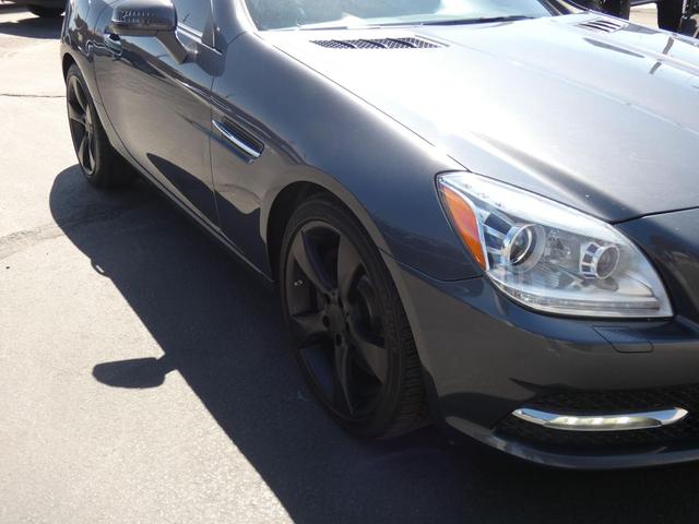 Photo of 2012 Gray Mercedes-Benz SLK-Class