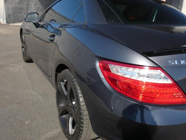 Photo of 2012 Gray Mercedes-Benz SLK-Class
